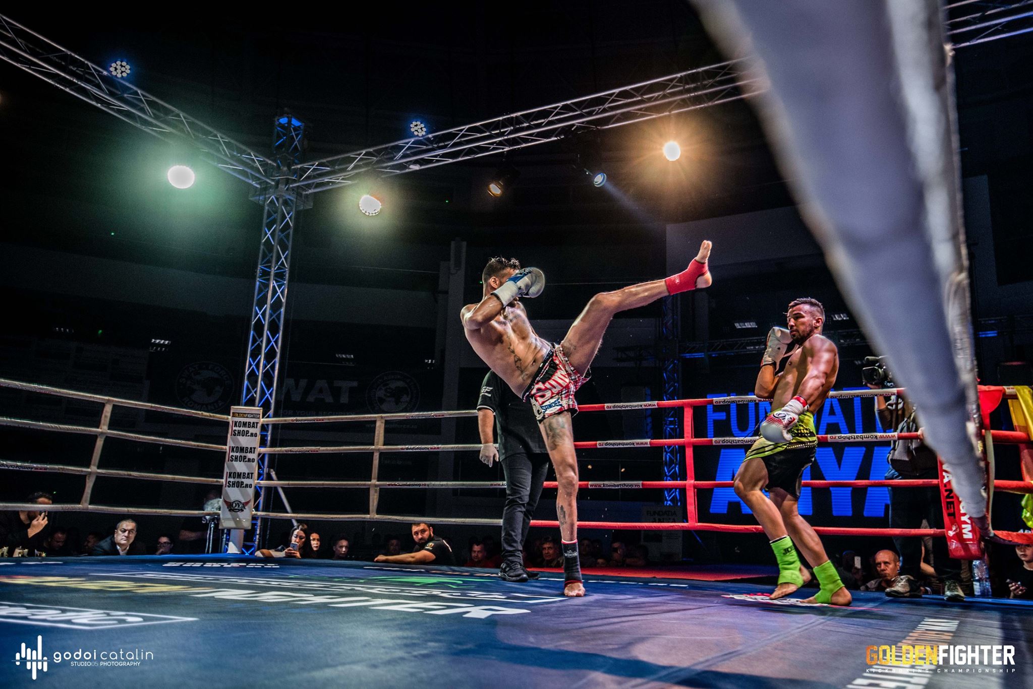 Meciuri spectaculoase la Golden Fighter Craiova. Centura intercontinentală WKU a fost câștigată de Adrian Mitu FOTO&VIDEO