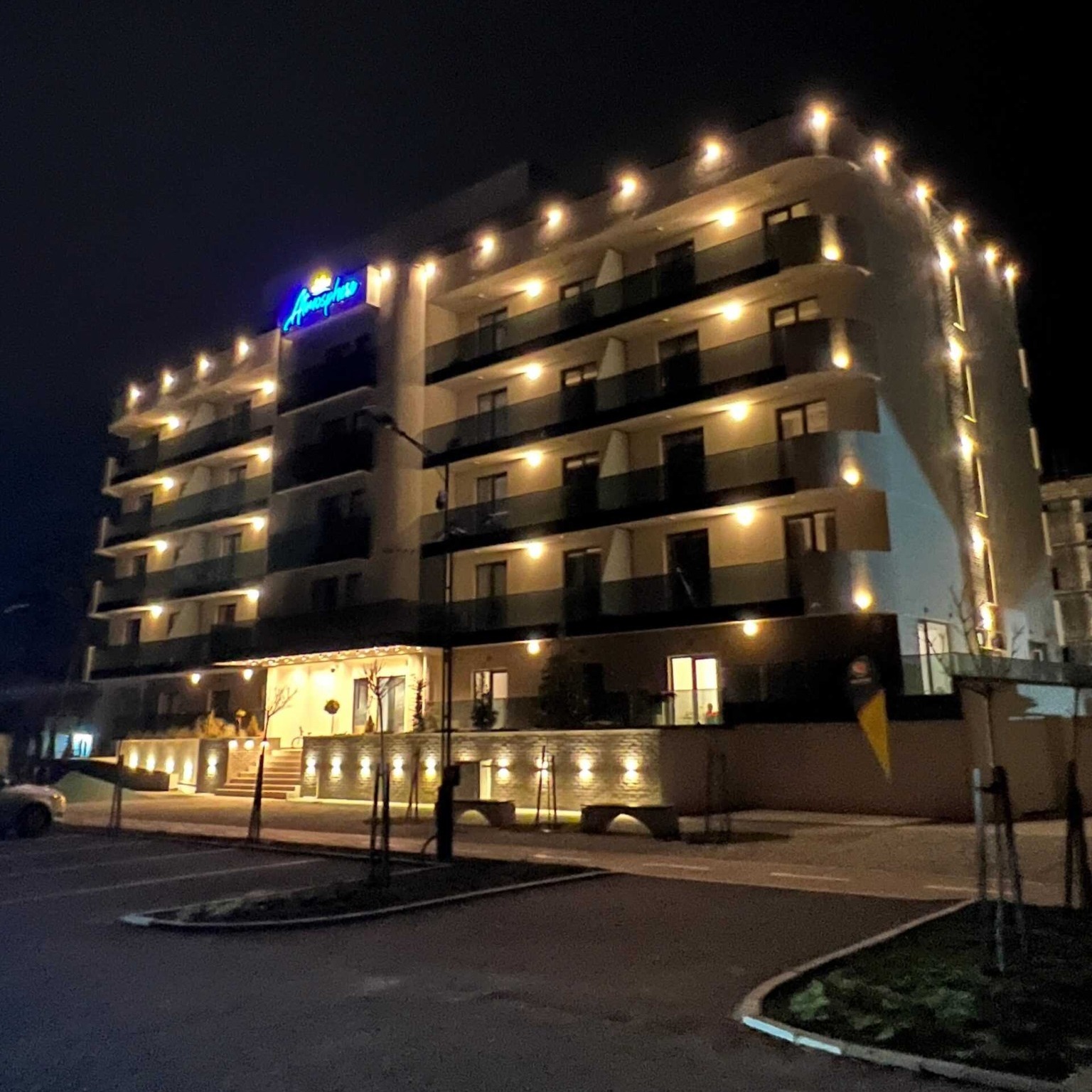 Cât costă cazarea de 1 Mai în hotelul deținut de Andreea Bănică la Eforie Nord. A investit 8 milioane de lei în afacere