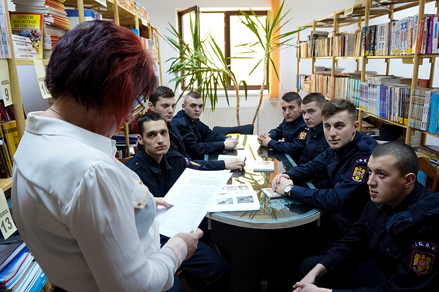 Școala de Pompieri din Boldești cumpără mâncare în valoare de 350.000 de euro. Lista include 98 de loturi, printre care și 190.755 de ouă