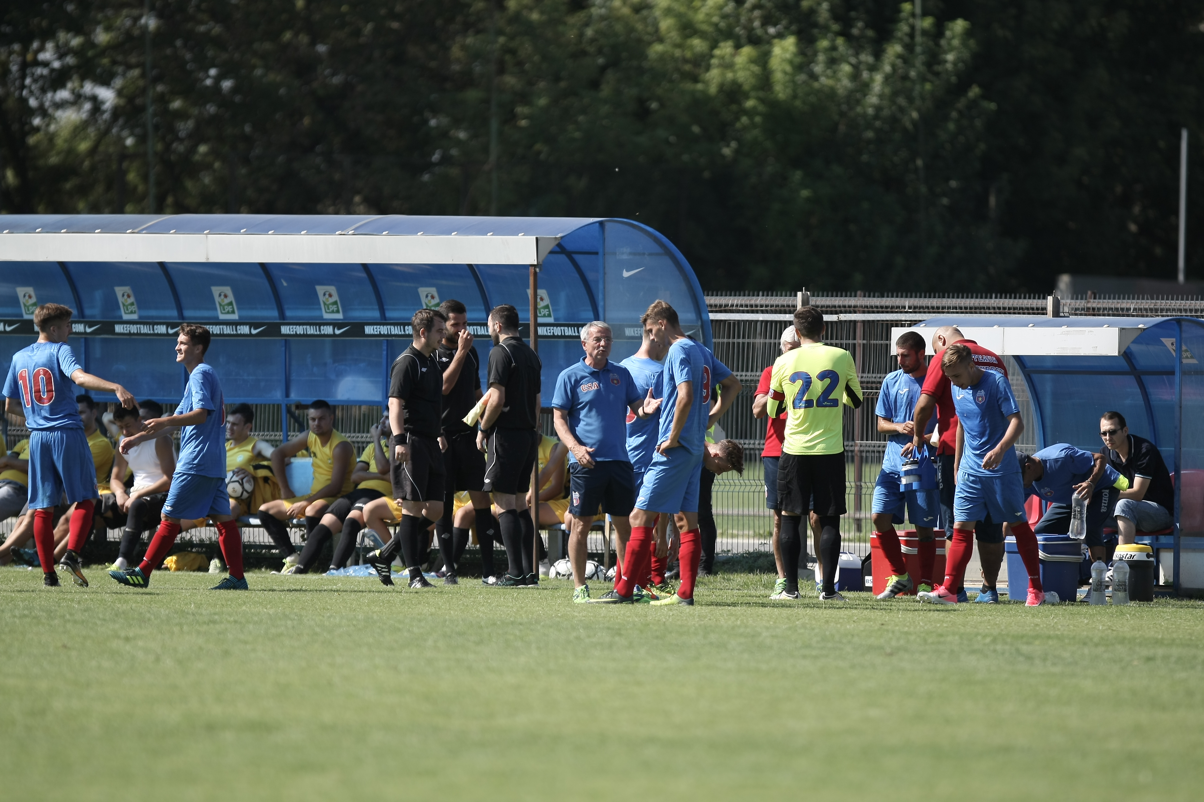 CSA Steaua a jucat sâmbătă un amical cu Unirea Izvoarele. Peste 800 de oameni, la meci. Scor de ”maidan” / FOTO