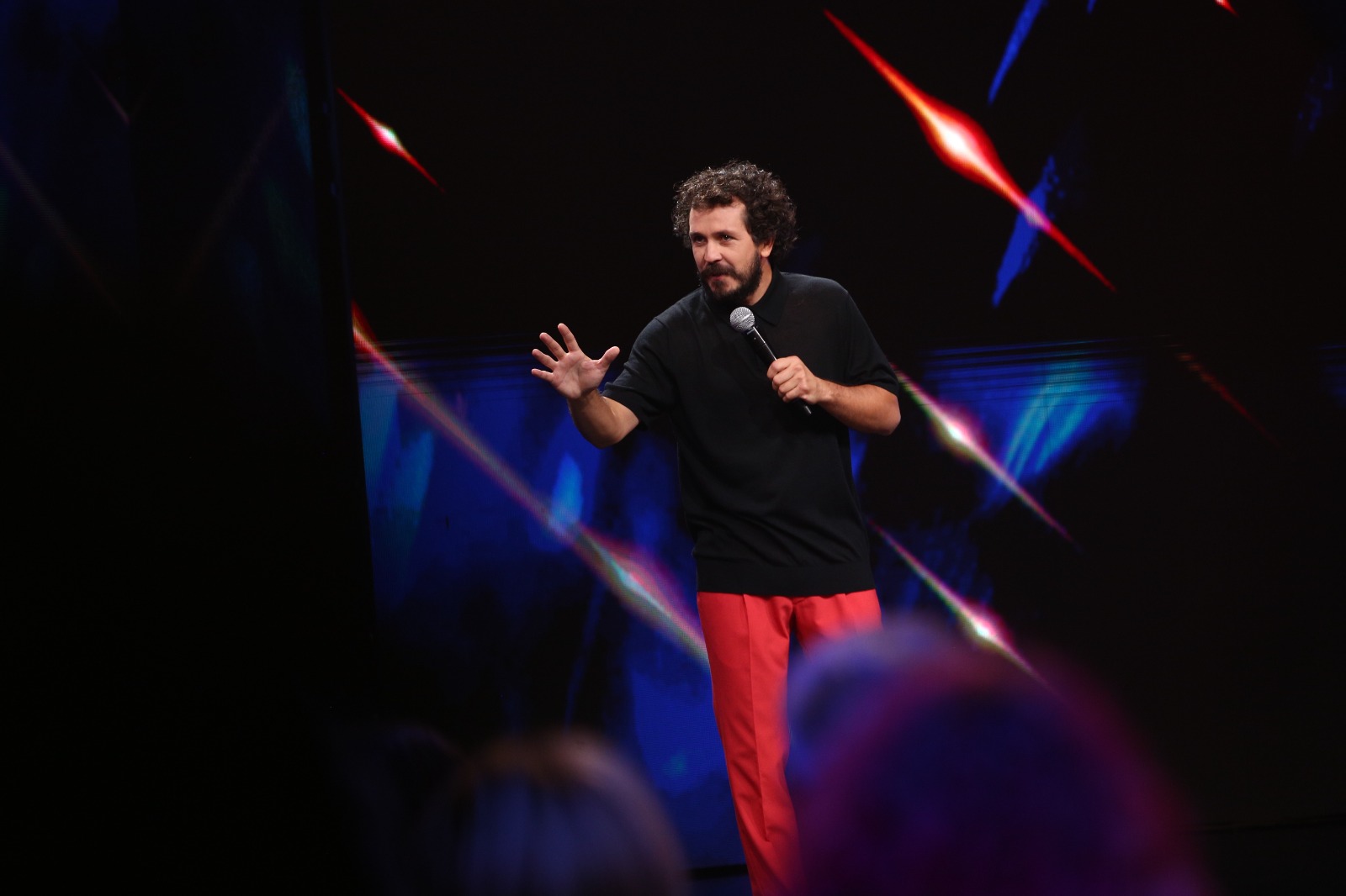 Ce spune Dan Badea despre Costel Bojog, colegul lui de la „Stand-Up Revolution”: „Este un artist, îi place să se joace, îi place să se riște, e vulnerabil pe scenă”