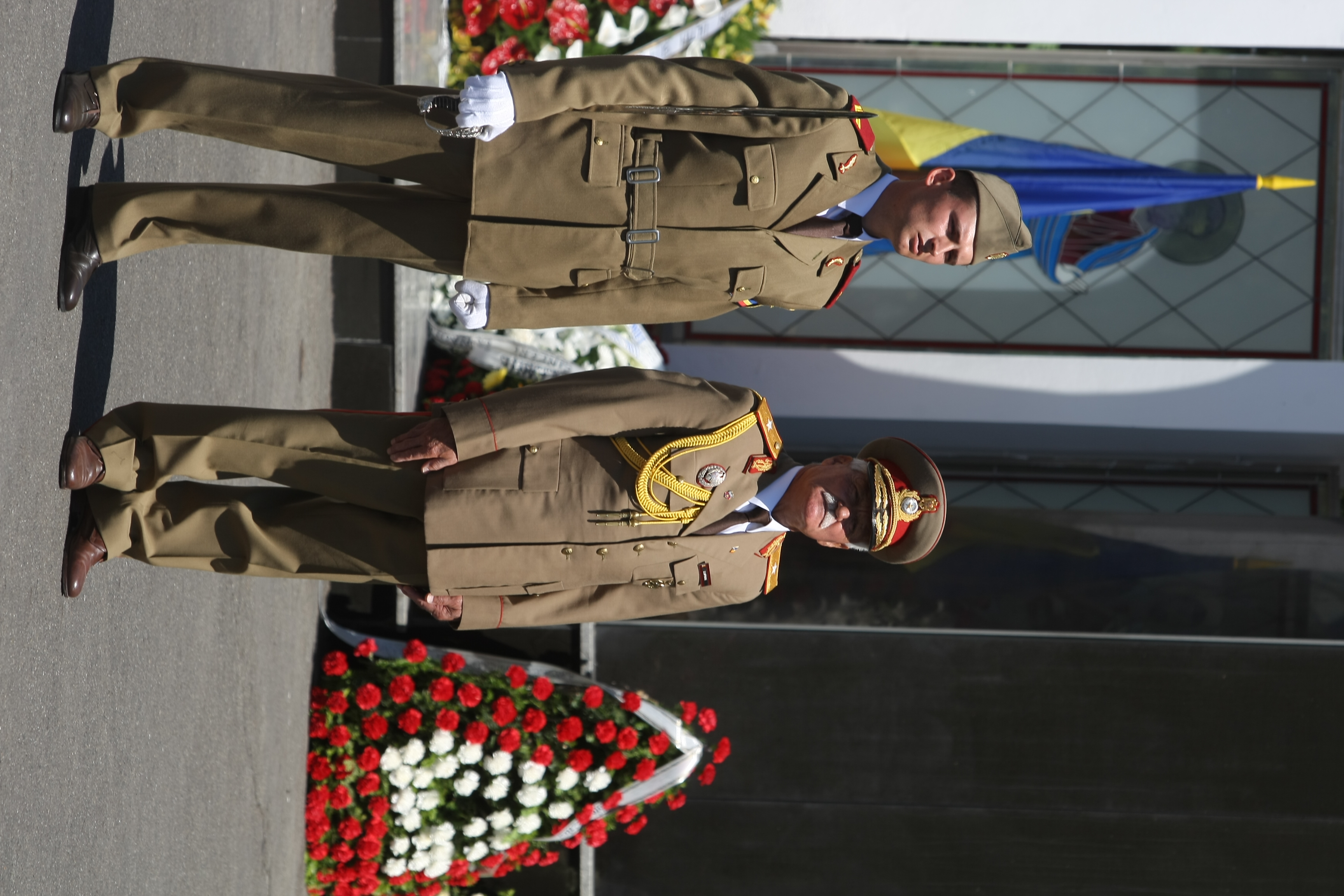 GALERIE FOTO&VIDEO/ Cristian Țopescu, înmormântat cu onoruri militare, la Cimitirul Ghencea Militar din București