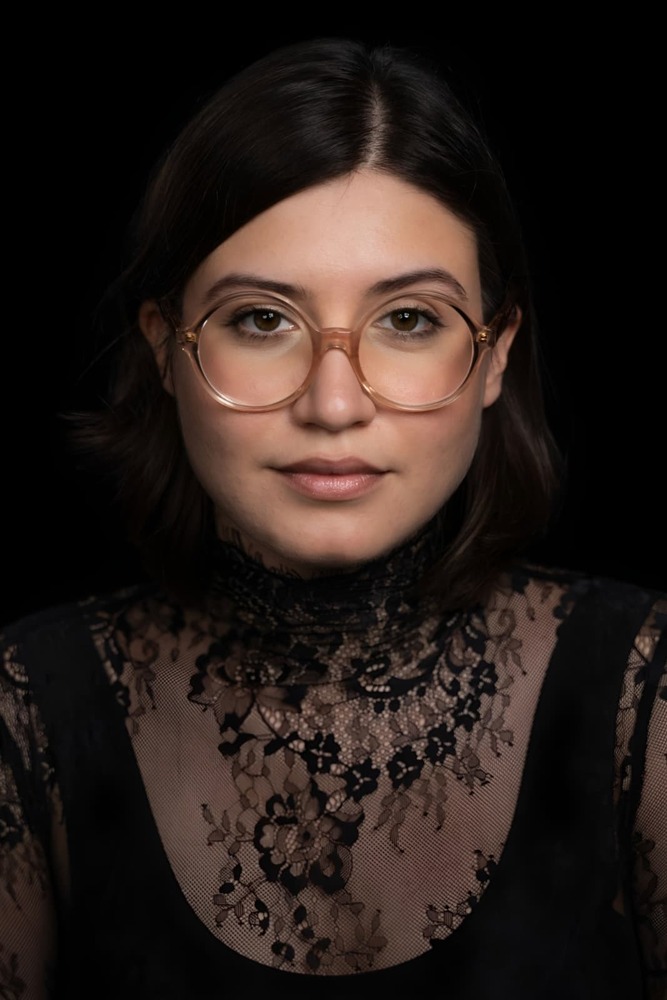 Regizoarea Irisz Kovacs aduce în fața publicului un spectacol relevant pentru toți, despre maturizare și lumea grea în care trăim: „O artă la care au acces doar oamenii care au 100 de lei în buzunar pentru bilet este o artă moartă”