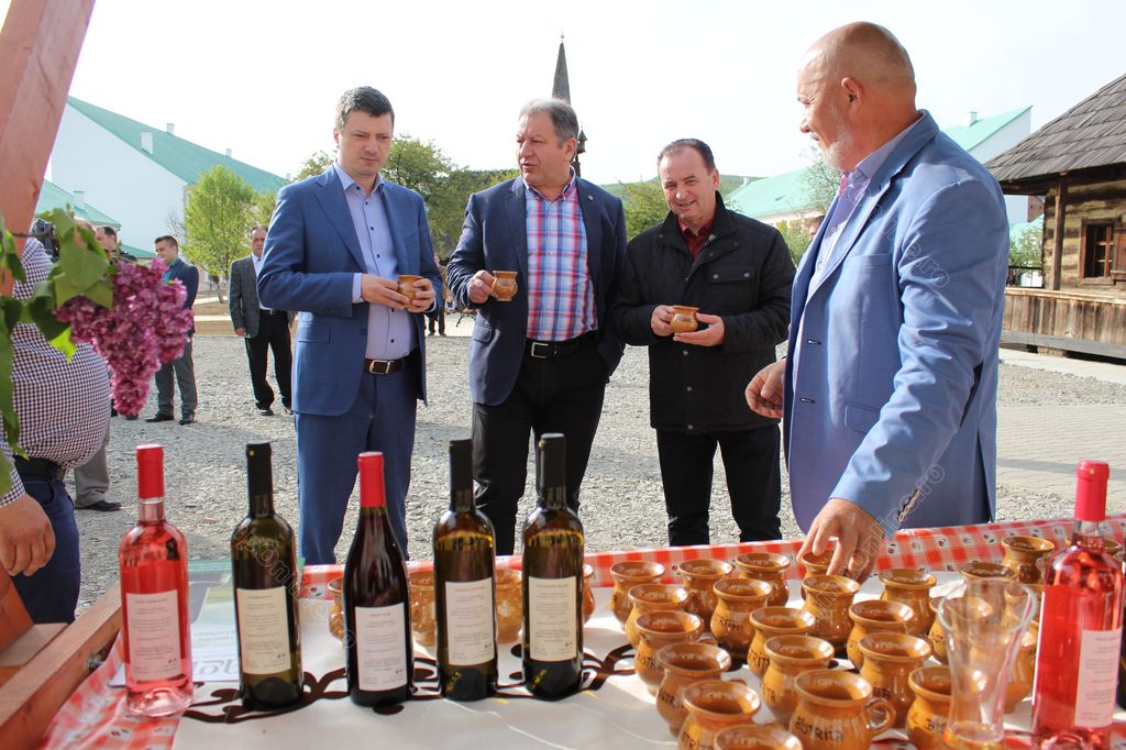 Ministrul Culturii, Ionuț Vulpescu, a participat la „Festivalul Balmoșului” de la Bistrița