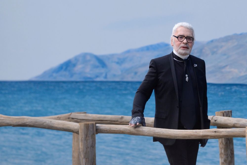 FOTO | Karl Lagerfeld a murit. Designerul casei Chanel s-a stins la 85 de ani