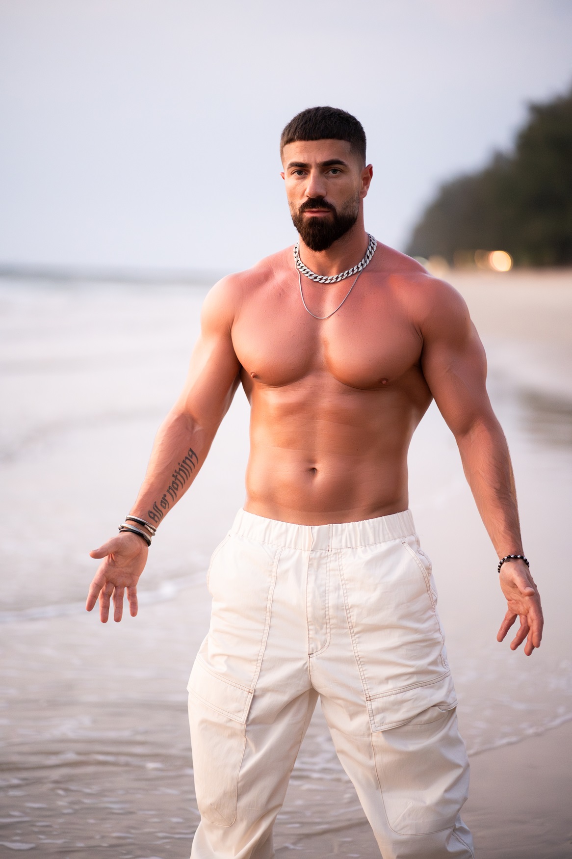 Cine sunt cele 10 ispite masculine de la Insula Iubirii 2024. În ce zile se difuzează emisiunea
