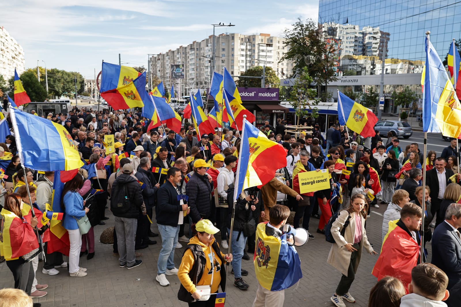 Marș pro UE și pro PAS la Chișinău: „Lumea rusă înseamnă război, UE înseamnă pace”