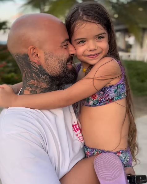 Imagini adorabile cu fiica lui Matteo. Cum arată Mia la 5 ani: „Se joacă cu soarta a 10 oameni dintr-o familie”
