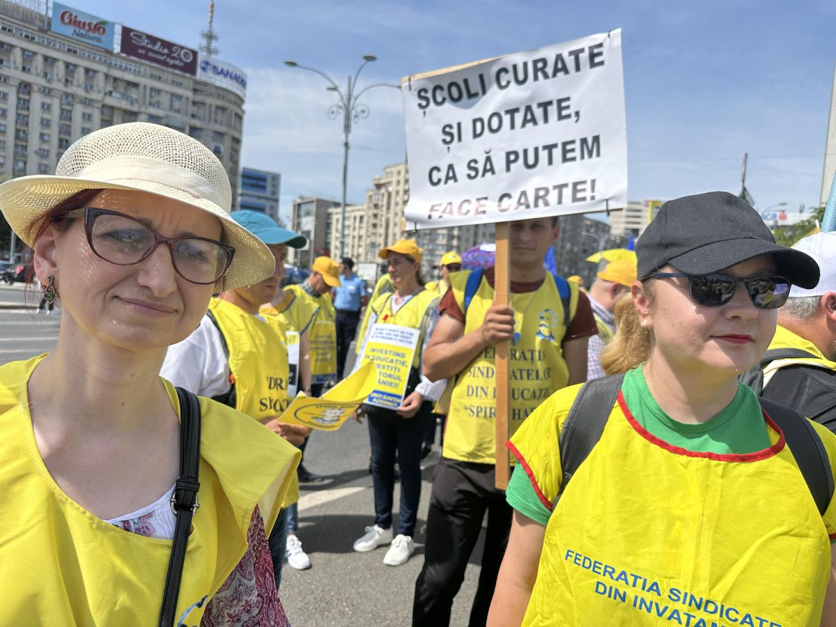 Protest al profesorilor, în a treia săptămână de grevă. Manifestanții au scandat în fața Palatului Cotroceni: „Demisia!”, „Nu cedăm!”