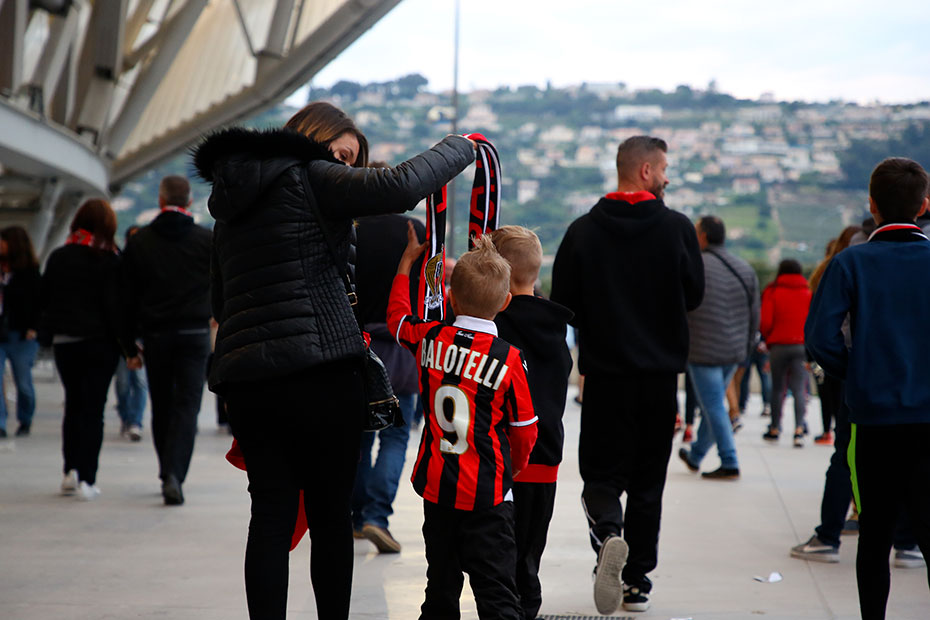 Antrenorul Adrian Ursea vorbește despre sezonul excelent al lui Nice. Cum l-a îmblânzit pe Balotelli și de ce nu se uită la Liga I. ”Nu duc dorul de ceva anume din România” | INTERVIU
