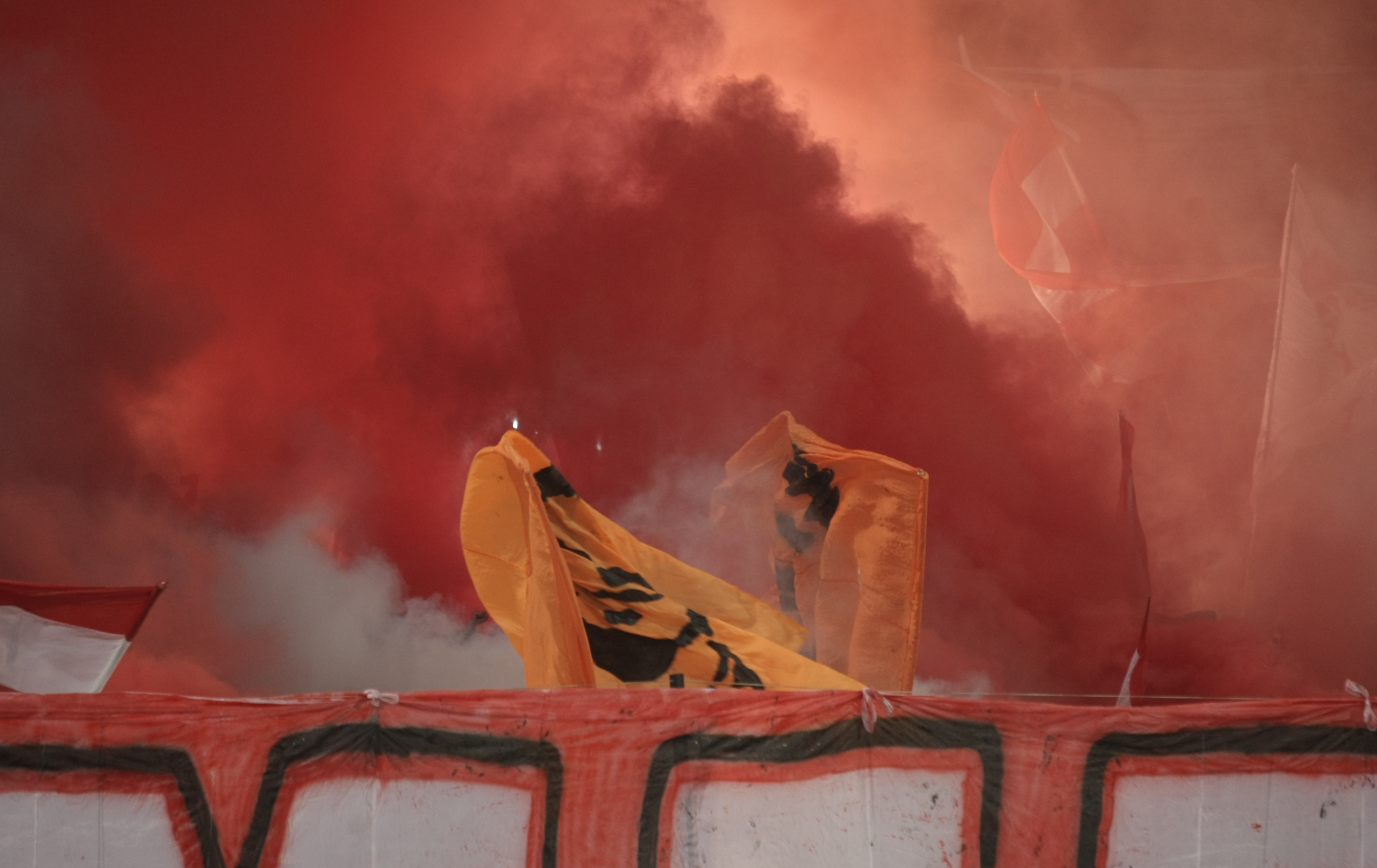Tensiuni la Steaua. Campionii se critică între ei, după ce au scăpat victoria în finalul derby-ului cu Dinamo: ”Retragere inexplicabilă în repriza a doua. Bicfalvi a egalat, după o greșeală a lui Papp” / FOTO&VIDEO