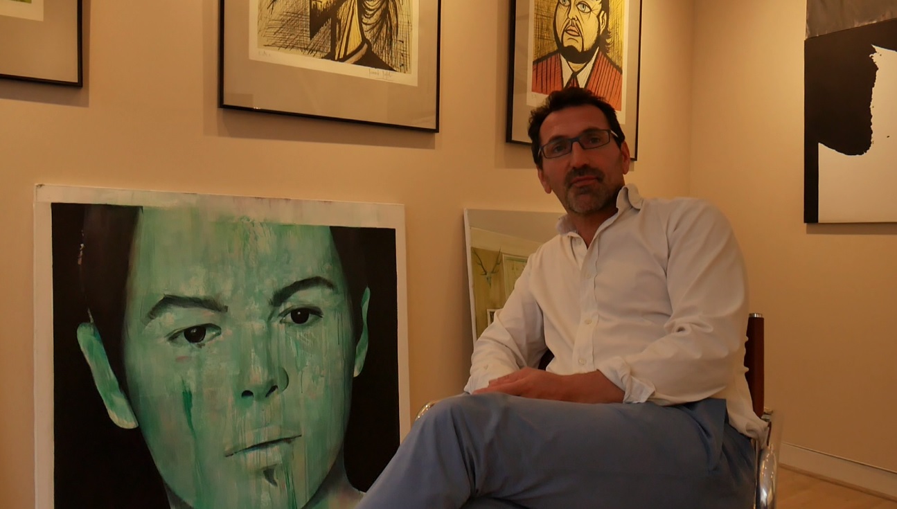 VIDEO/ Paul Amarica, românul cu galerie de artă lângă Champs Elysees. Expune în special artiști români contemporani