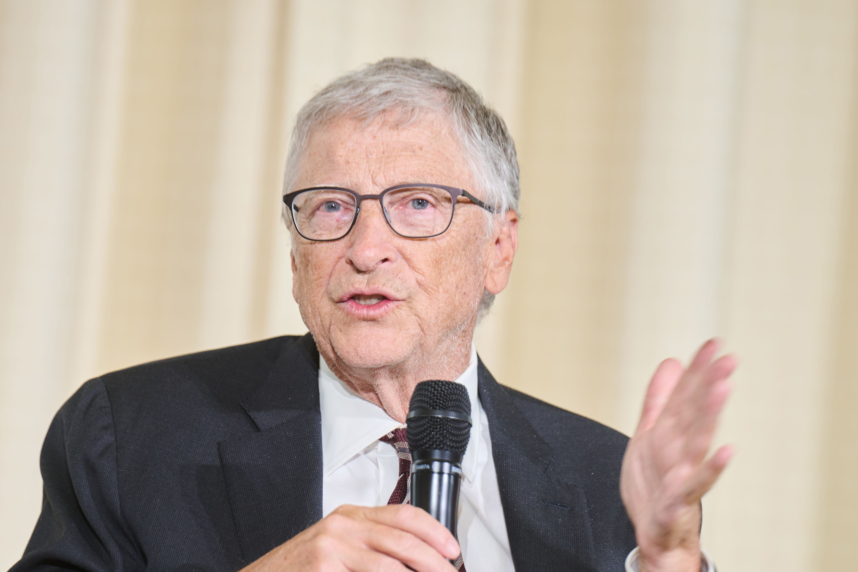 Bill Gates a vorbit în premieră despre noua lui iubită: „Ne distrăm”. Unde au mers împreună până acum