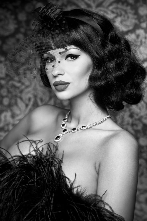 O vedetă Playboy, atac la fotbaliștii ce se cuplează doar cu fete din showbiz: "Vor să iasă și ei din anonimat". ^Steliștii au pierdut un show pe cinste: nu se dezbracă dacă echipa ia titlul / FOTO INCENDIAR