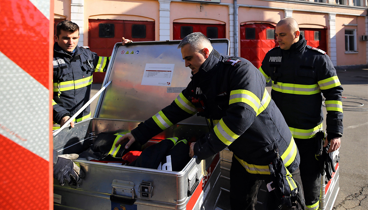 Pașii unei operațiuni a pompierilor după cutremur. Când se oprește misiunea de căutare-salvare