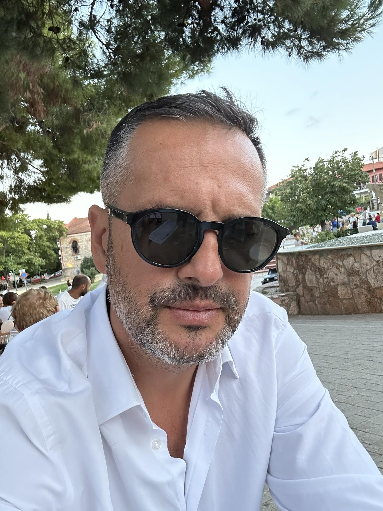 Cât a plătit Mădălin Ionescu pentru un gyros în Grecia. Și-a petrecut minivacanța de 1 Mai în Halkidiki