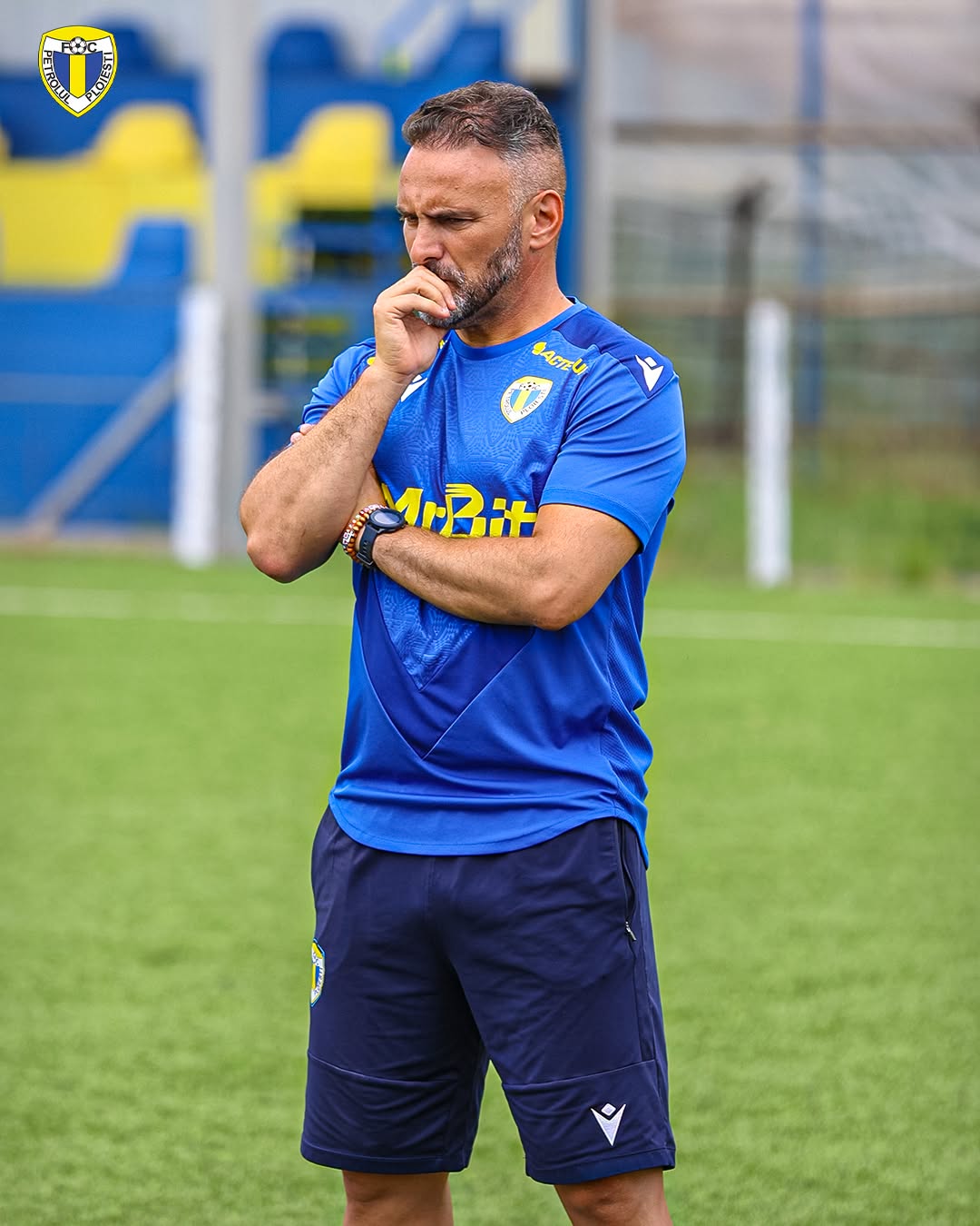 Momentele grele din viața și cariera lui Ricardo Sousa, antrenorul portughez de la Petrolul Ploiești. Coleg de cameră cu portarul german Robert Enke, care s-a aruncat în fața trenului, prima soție l-a acuzat de violență domestică