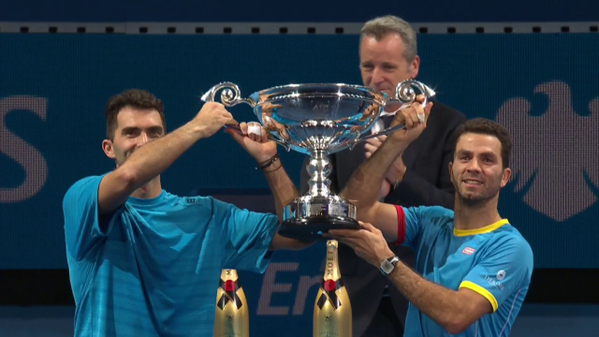 Tecău și Rojer și-au adjudecat Turneul Campionilor, după ce au învins perechea Mergea/ Bopanna. ^Horia e nr. 1 mondial la dublu / FOTO