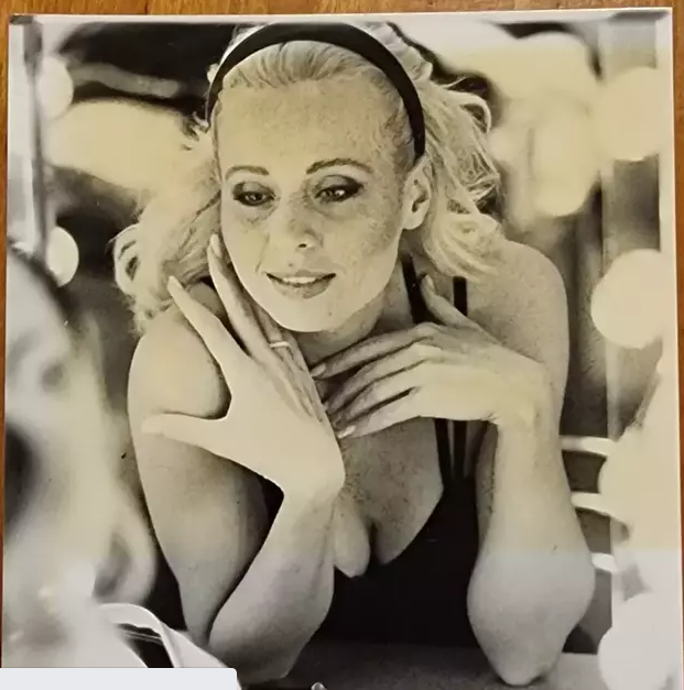 O româncă susține că prădătorul sexual Jeffrey Epstein a vrut s-o racoleze pentru prințul Andrew: „Ai calibru pentru campionatul nostru”