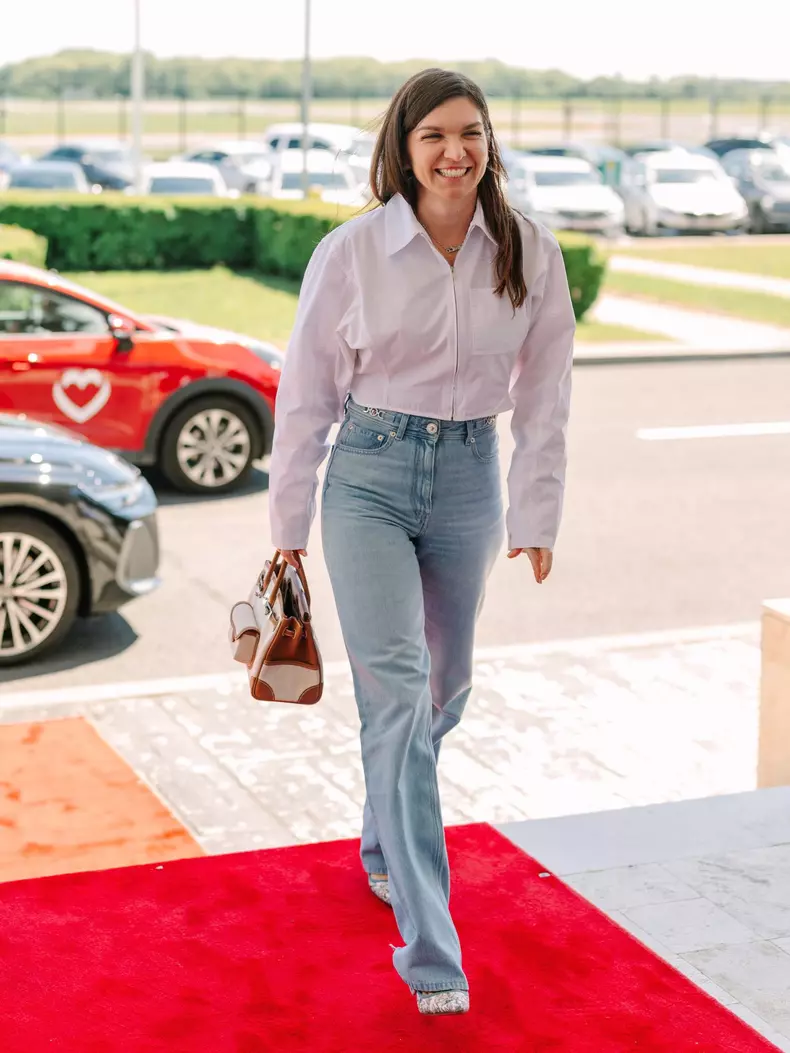 Cum au apărut Simona Halep și Dorin Mateiu la Wimbledon. Este prima lor apariție oficială împreună și au stat chiar lângă Kate Middleton