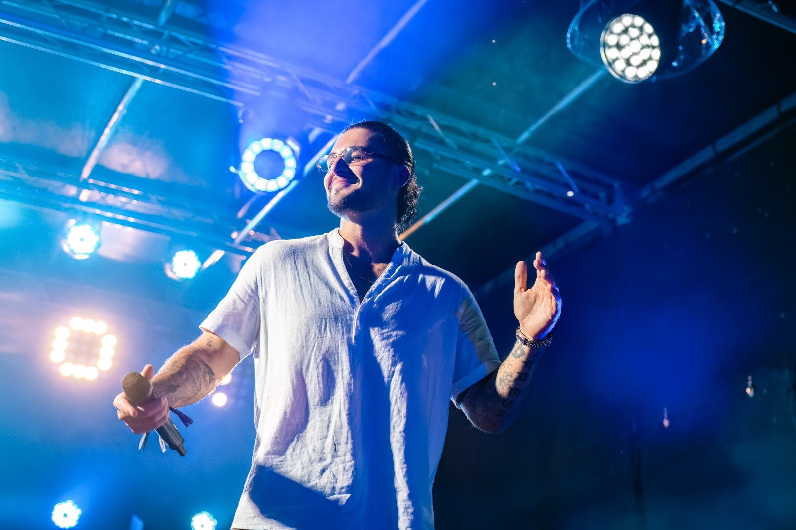 Ce a pățit Dragoș Bucur când a urcat pe scena unui festival de muzică: „Trebuie sa recunosc un lucru”