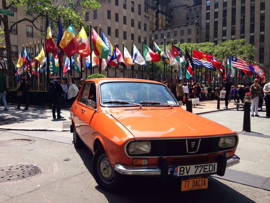 EXCLUSIV. Mimi, furia roșie de pe șoselele Americii. Singura Dacie cu ”buletin” de New York care va străbate faimoasa Route 66