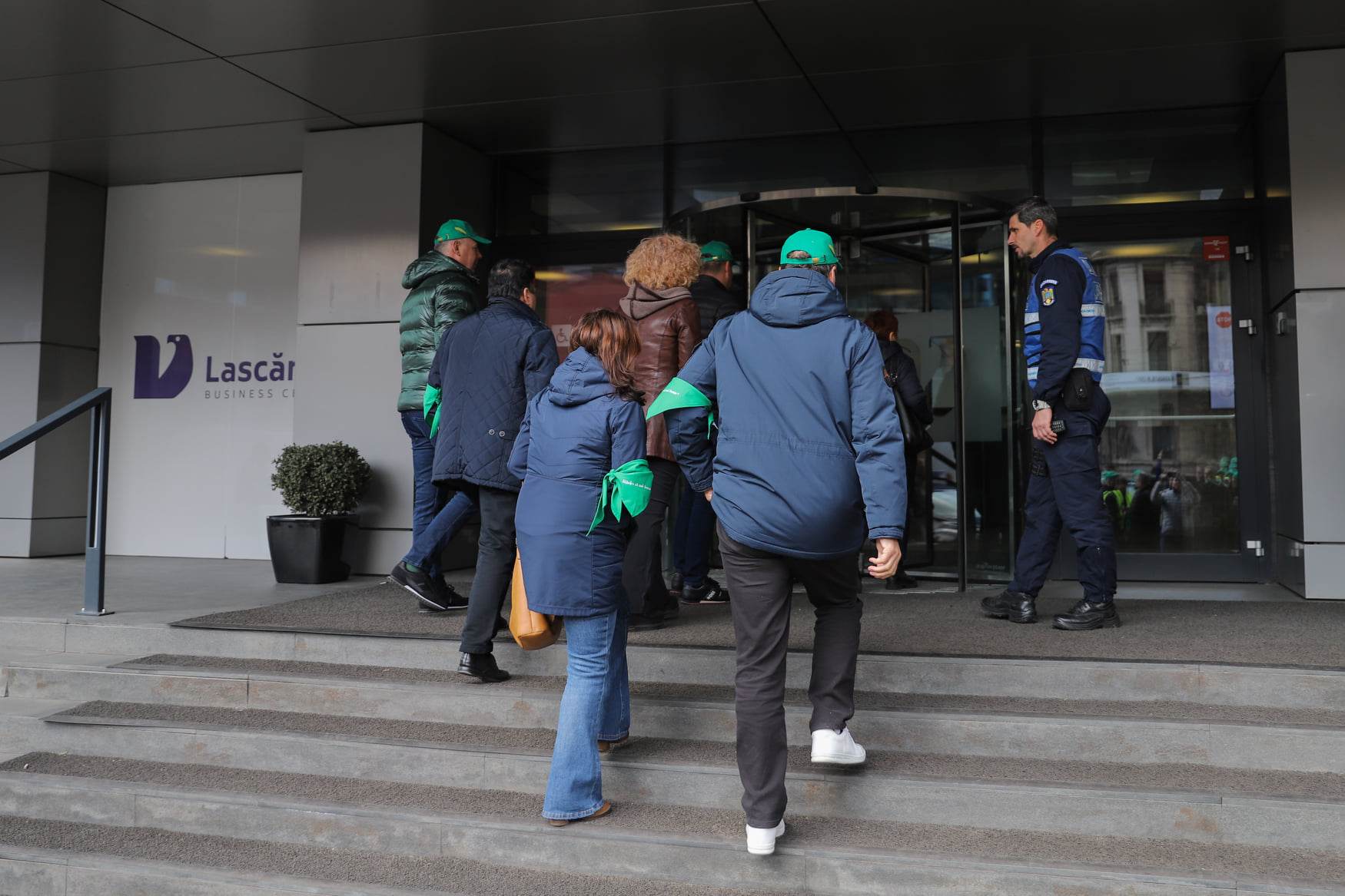 Fermierii români au ieșit cu tractoarele pe străzi. Proteste în urma deciziei UE în scandalul cerealelor din Ucraina