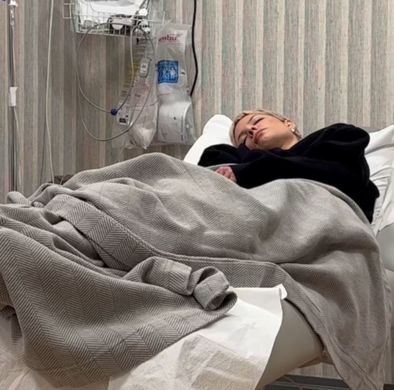 Halsey, diagnosticată cu două boli grave: „Sunt norocoasă că sunt în viață”. Artista s-a filmat în timpul tratamentului