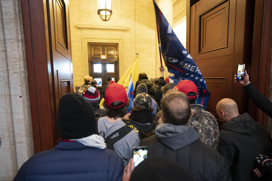 Scenele șocante din SUA, în imagini. Fotografii incredibile din Congresul american