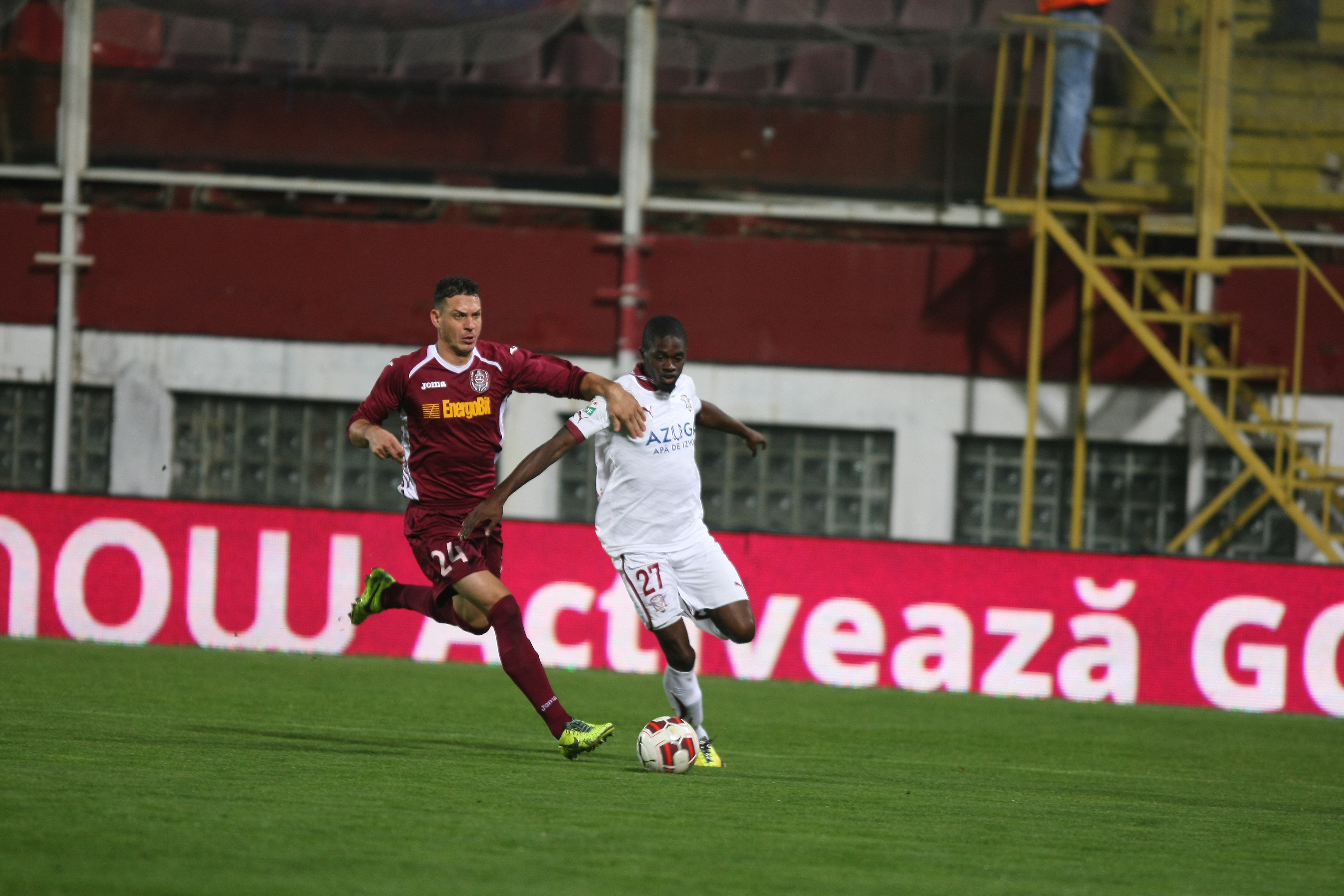 VIDEO/ Cupa României, optimi: Rapid - CFR Cluj 1-2. I-au deraiat pe final