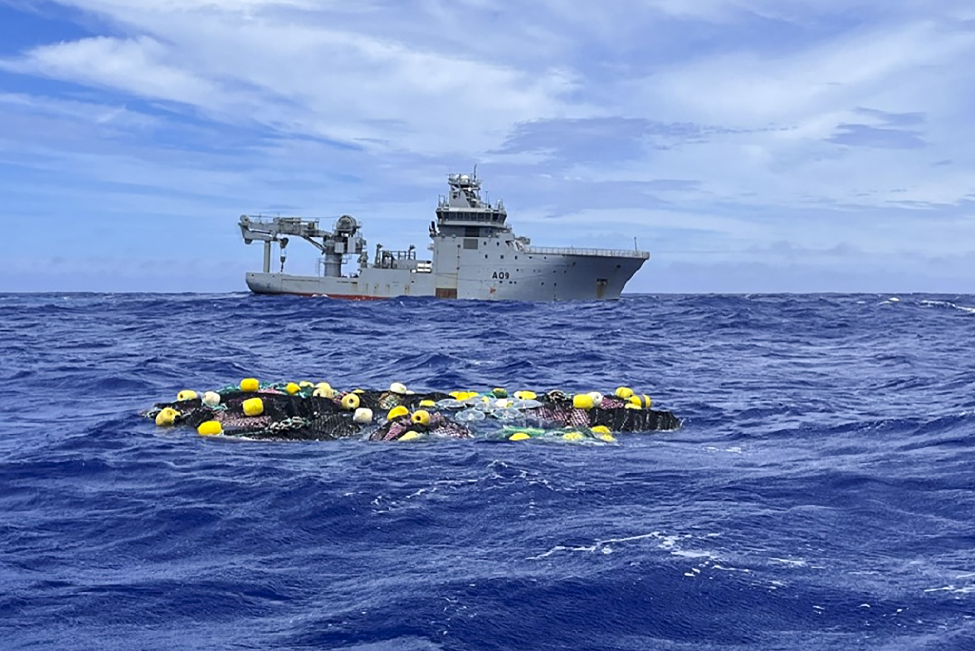 Noua Zeelandă a făcut o captură record de droguri din întâmplare: cocaină de 300 de milioane de dolari plutea în ocean