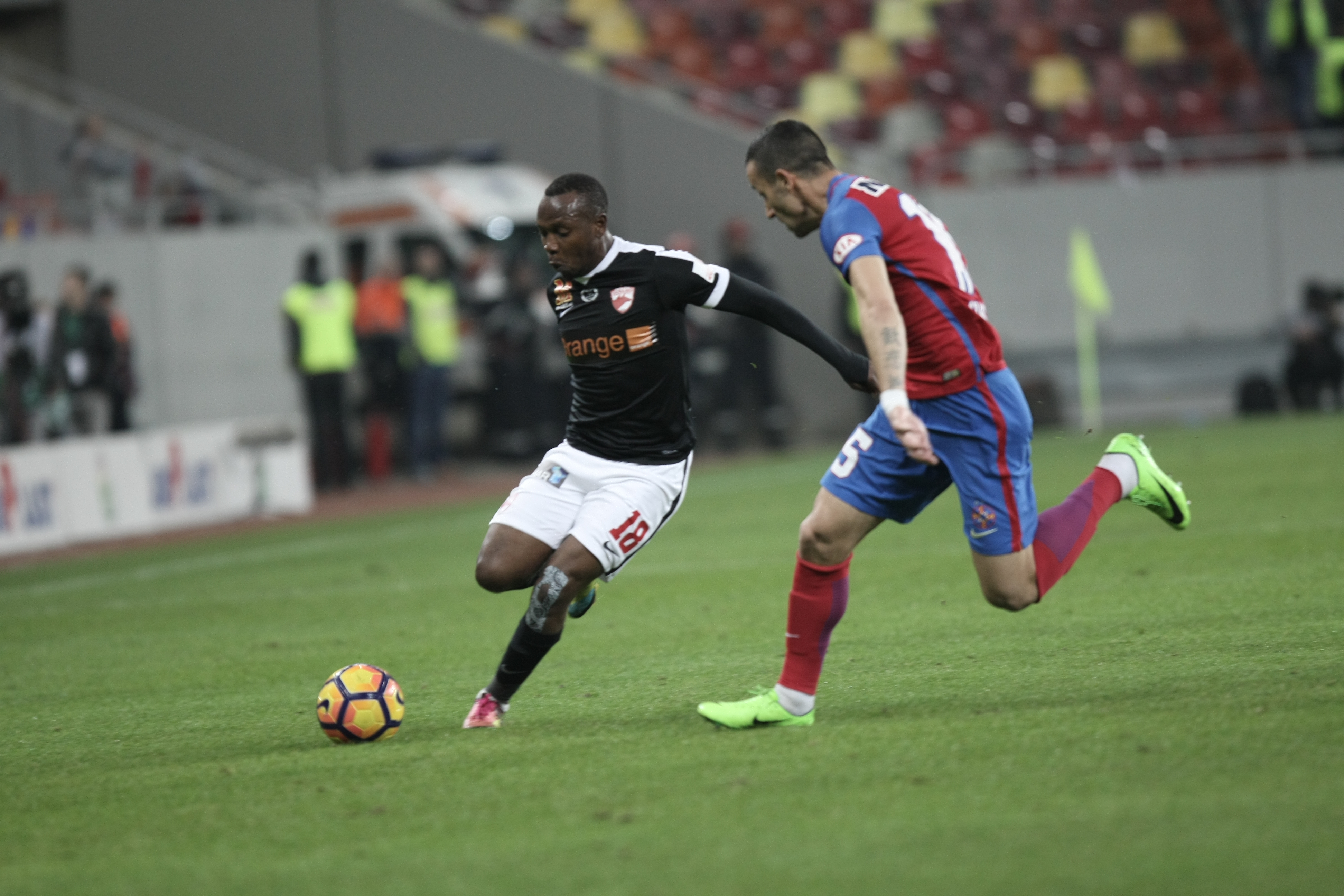 Cupa Ligii, semifinală, retur: Steaua - Dinamo 1-3. "Câinii" s-au calificat en-fanfare în ultimul act. Reacţii / FOTO