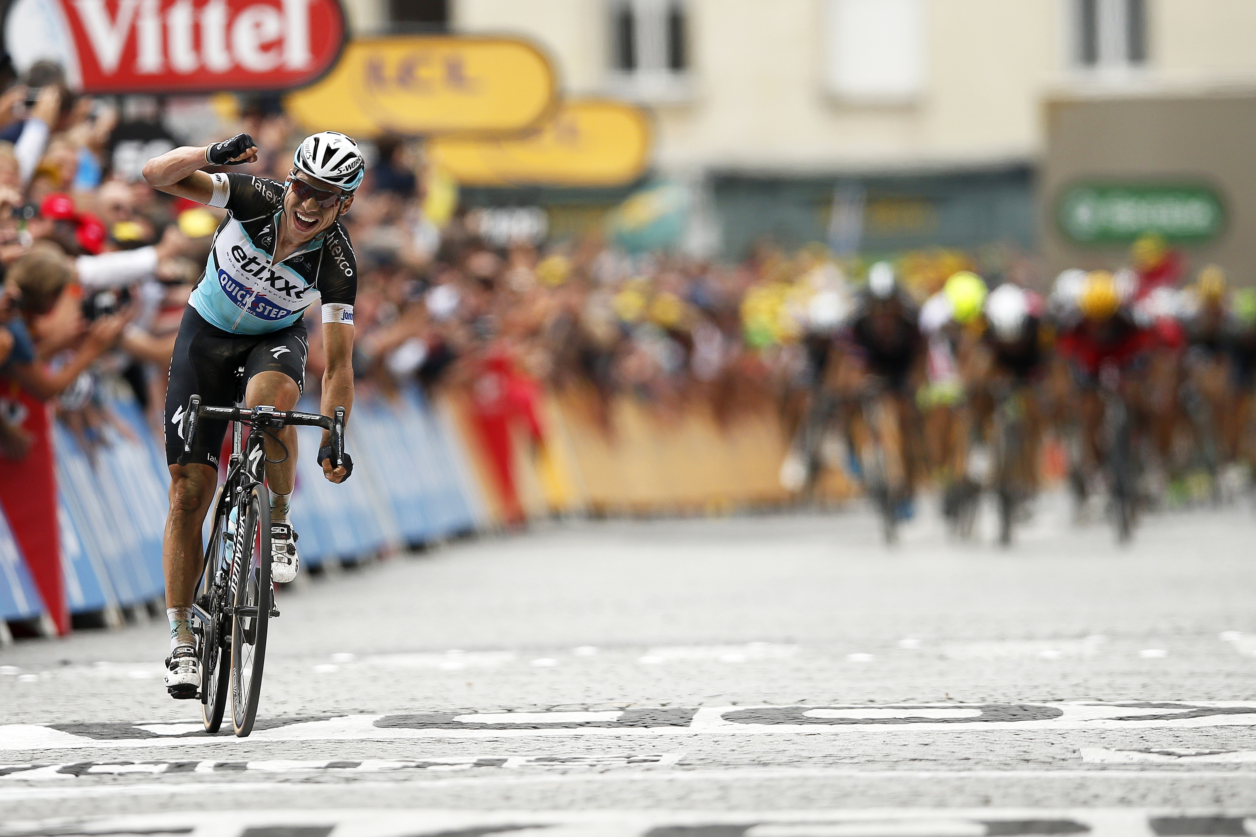 Le Tour 2015 a fost marcat de căzături, abandonuri și victorii de etapă obținute roată la roată