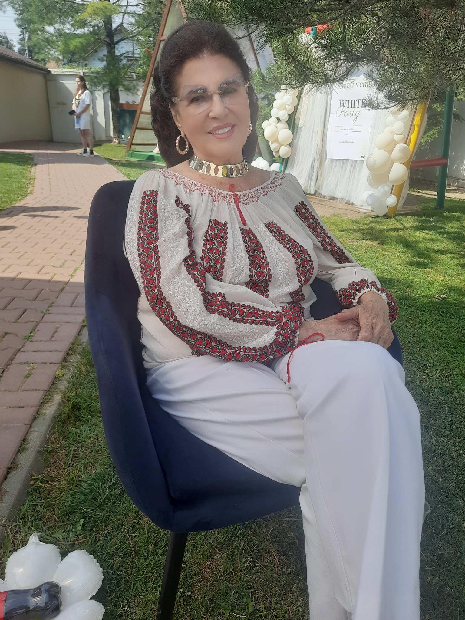 Irina Loghin, schimbare radicală de look. Cum arată cântăreața după ce s-a tuns scurt