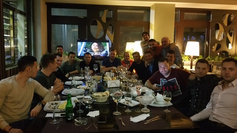 Sportul Studențesc, gașca nebună a fotbalului românesc, împlinește astăzi 100 de ani de la înființare. Momentul festiv este, de fapt, unul comemorativ! Gruparea bucureșteană își blesteamă zilele în anonimatul ligii a IV-a! Cel care a pus-o pe butuci este Vasile Șiman! Și Mircea Sandu este resemnat: ”E moartă, noi să fim sănătoși!” / GALERIE FOTO
