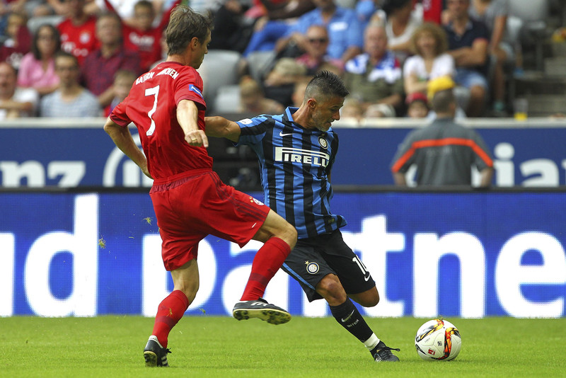Cristi Chivu a revenit cu succes pe gazon, în demonstrativul Inter Forever - Bayern All Stars / GALERIE FOTO&VIDEO