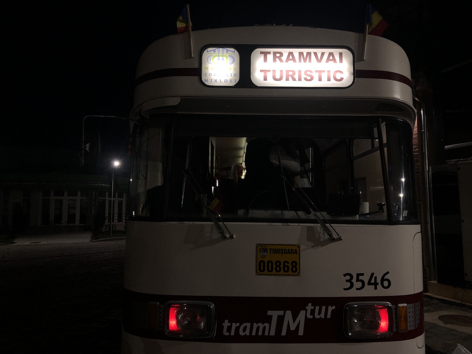VIDEO&FOTO/ O altfel de plimbare, de Dragobete. Cina în tramvai prin Timișoara, ca-n Milano sau Bruxelles
