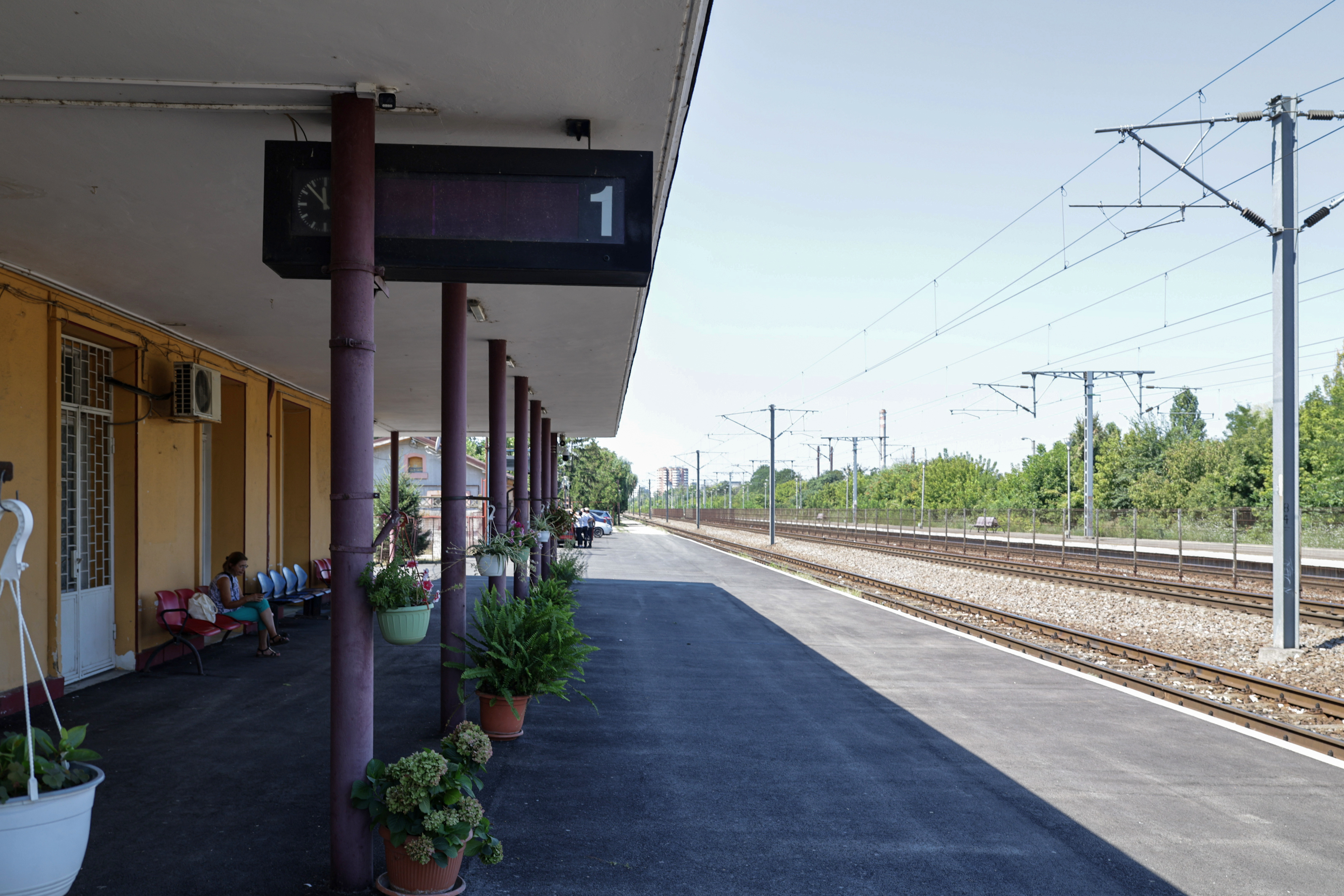 Între gloria regală și dezastrul de azi. Locul pe unde au trecut regii României a ajuns o haltă aproape pustie și distrusă de graffiti