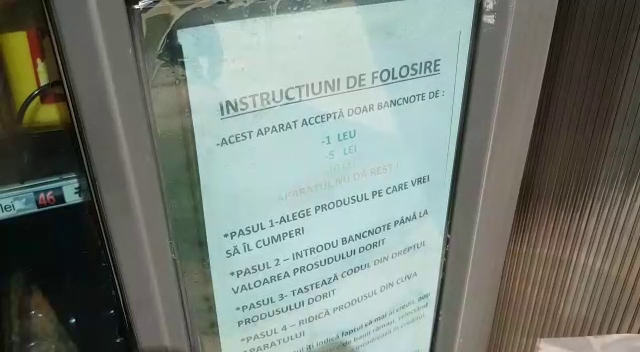 VIDEO/Automat cu lumânări și tămâie la intrarea într-un cimitir din Prahova. Inițiativa aparține preotului unei parohii din Câmpina