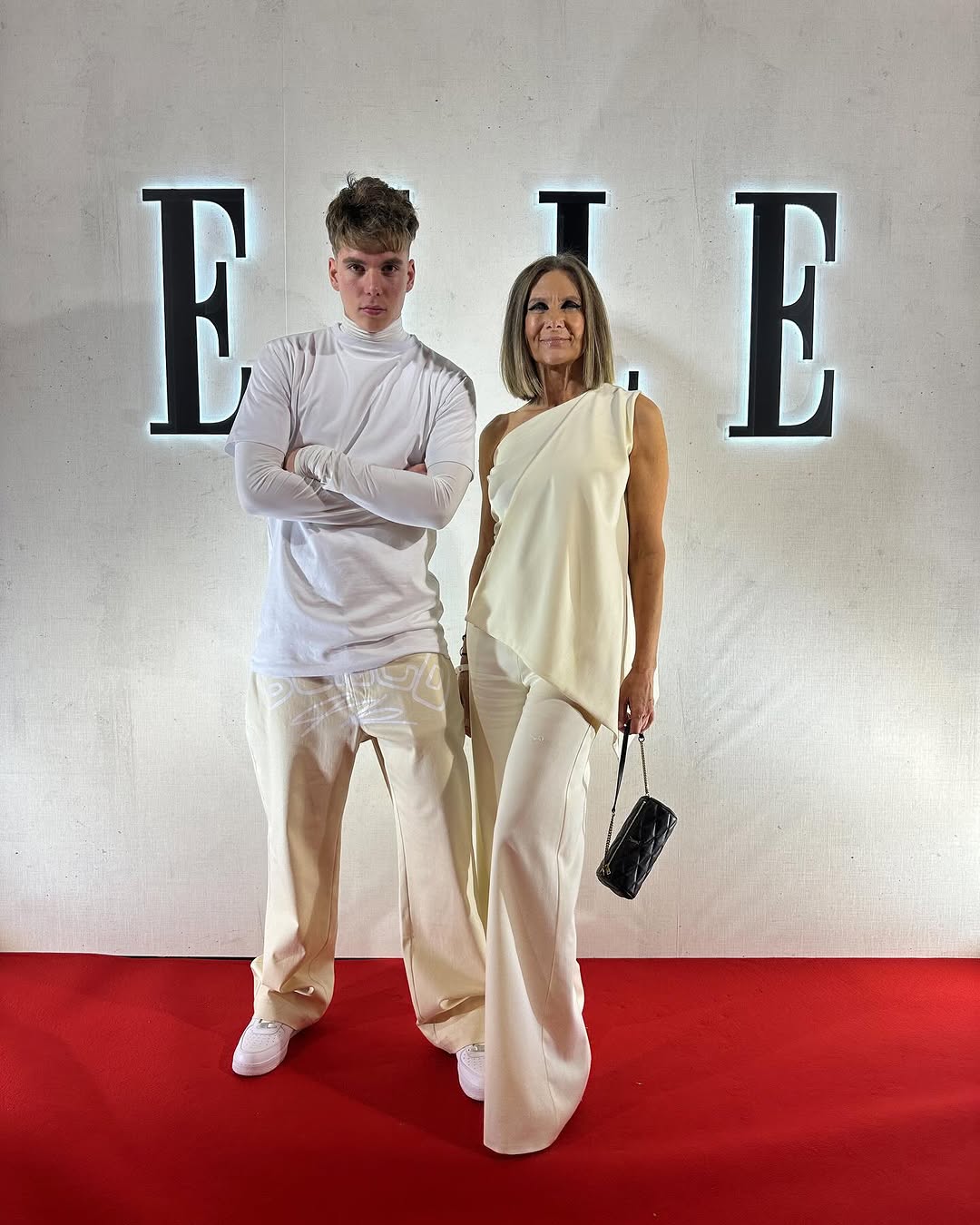 Cum arată Albert, fiul Romaniței Iovan, la 18 ani. E mai înalt decât mama lui celebră