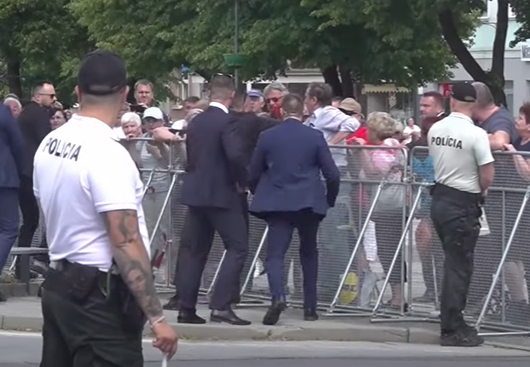 Kizárólag erős idegzetűeknek! Új felvétel került elő a Robert Fico elleni merényletről, tisztán látni mindent – 18+