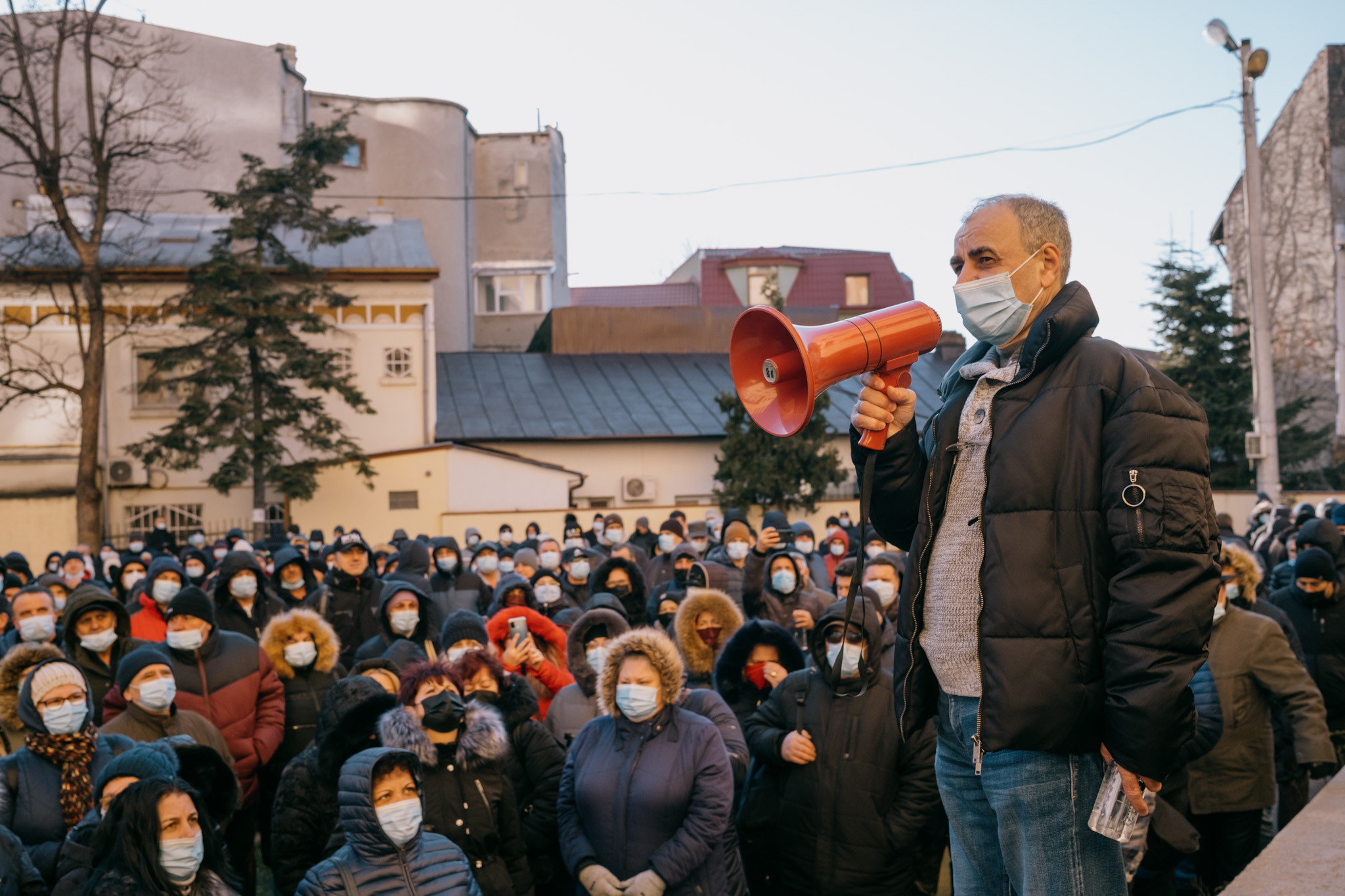 Protest al angajaților STB față de condițiile de muncă. „Autobuzele au aceleași anvelope de ani”