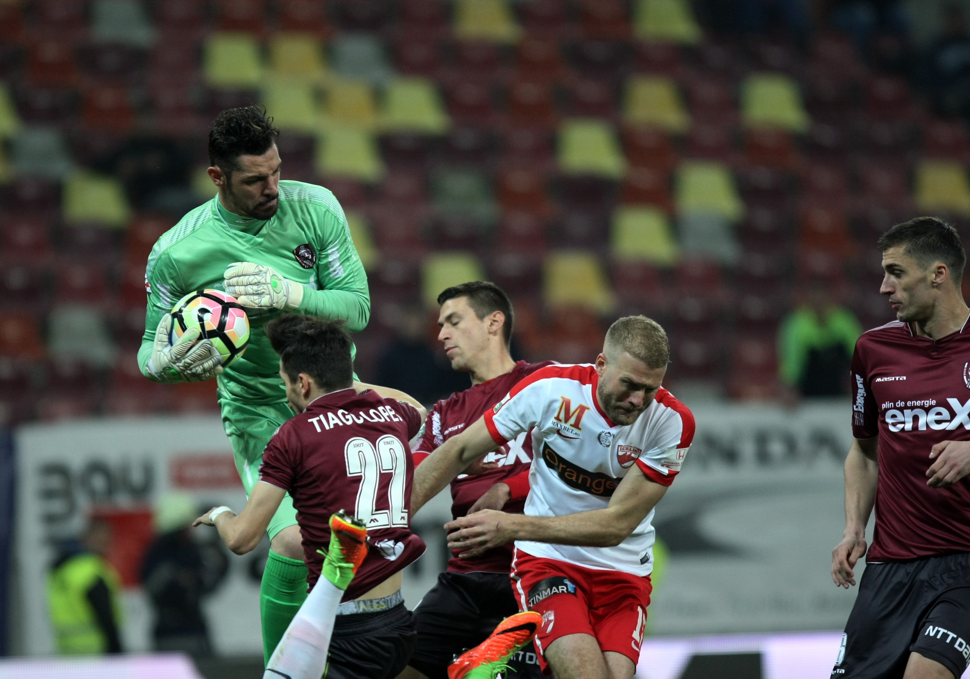 Liga 1, play-off, etapa a 4-a: Dinamo - CFR Cluj 2-0. Rivaldinho, primul gol pentru ”câini”. A sărbătorit în ”stilul Raul”! GALERIE FOTO