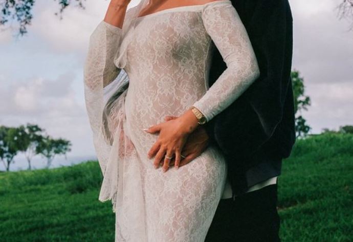 Hailey și Justin Bieber vor fi părinți. Soția artistului este însărcinată și a postat primele imagini cu burtica de gravidă