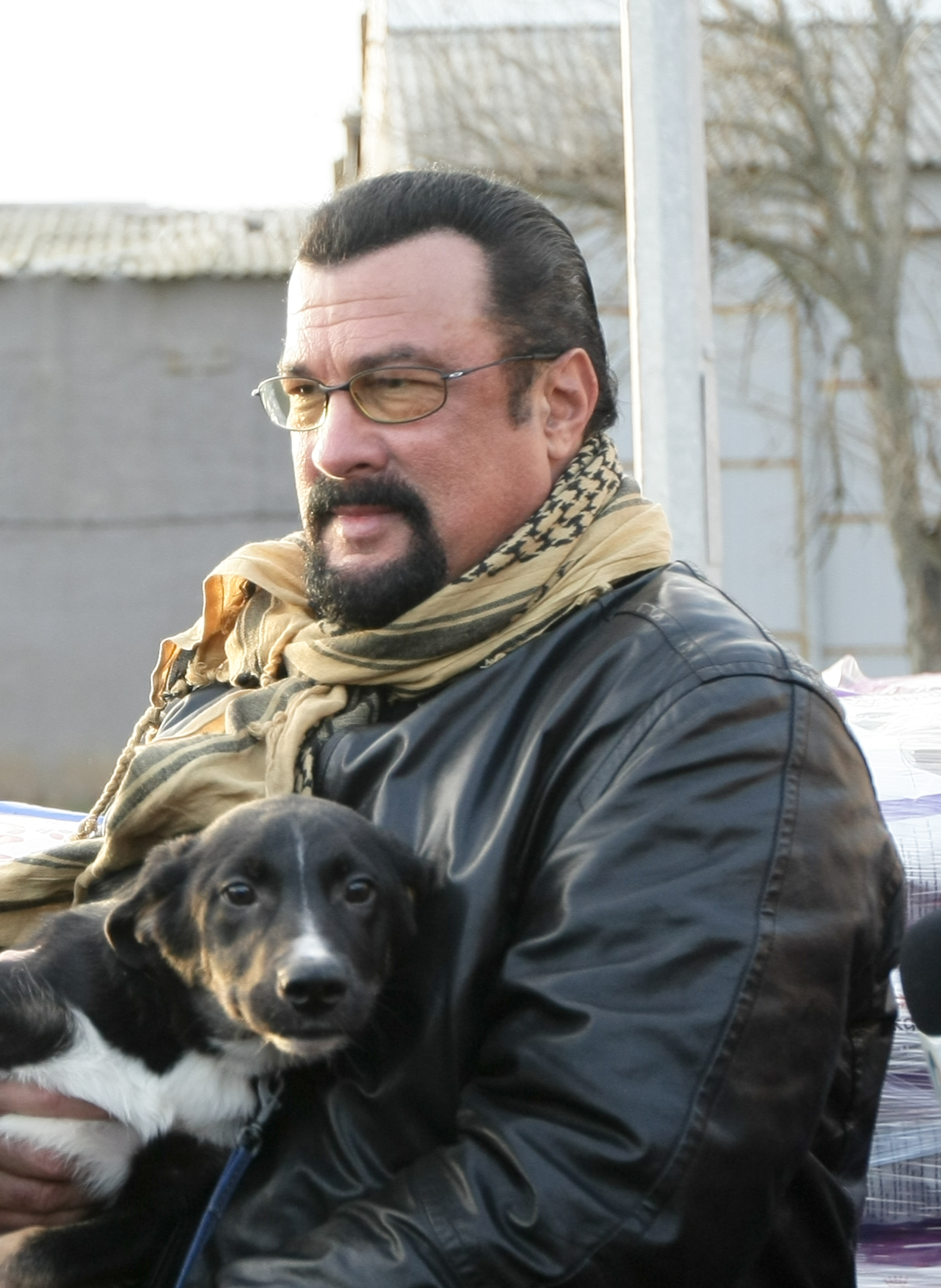 Interviu EXCLUSIV. Andrei Anghel a primit o minge de la Steven Seagal. Cadoul are un mesaj | VIDEO