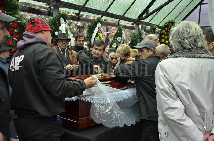 DOLIU. Neşu senior a fost înmormântat: "A avut un moment de cădere"