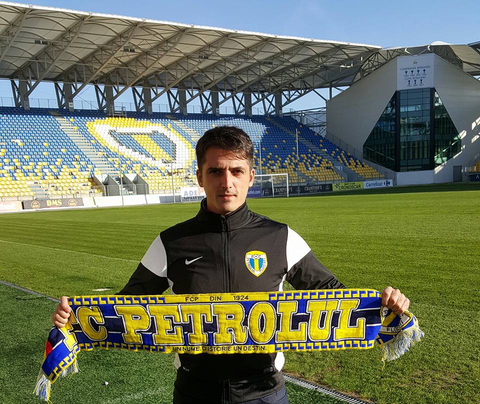 Petrolul n-are puncte, dar are fani de lux! ^Campioana olimpică Camelia Potec se iubește cu un antrenor de la Petrolul! Se vinde echipa?