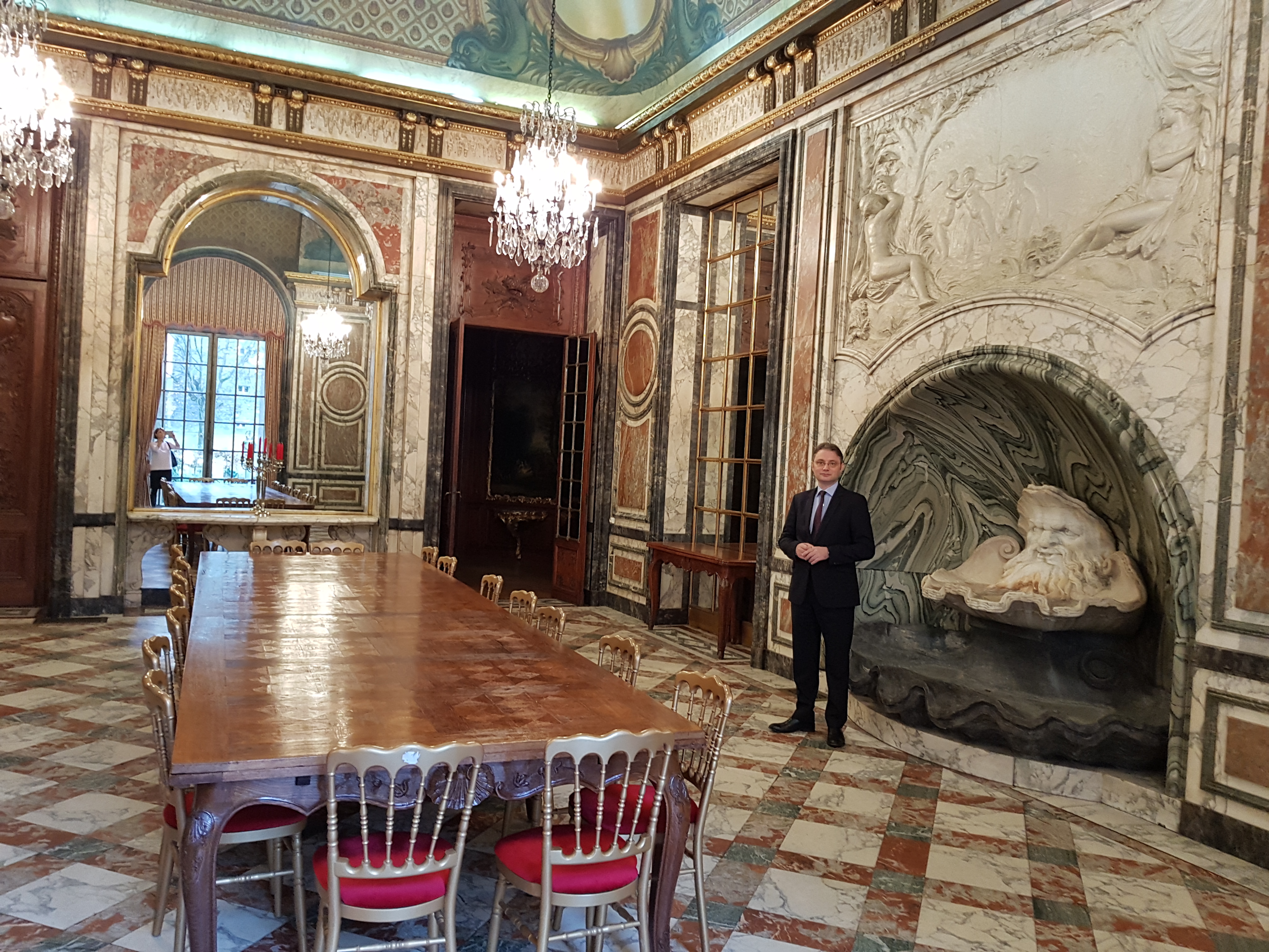 EXCLUSIV/Luca Niculescu, ambasadorul României în Franța: „Ca diplomat, experiența de jurnalist te ajută, dar uneori te mai poate și încurca”