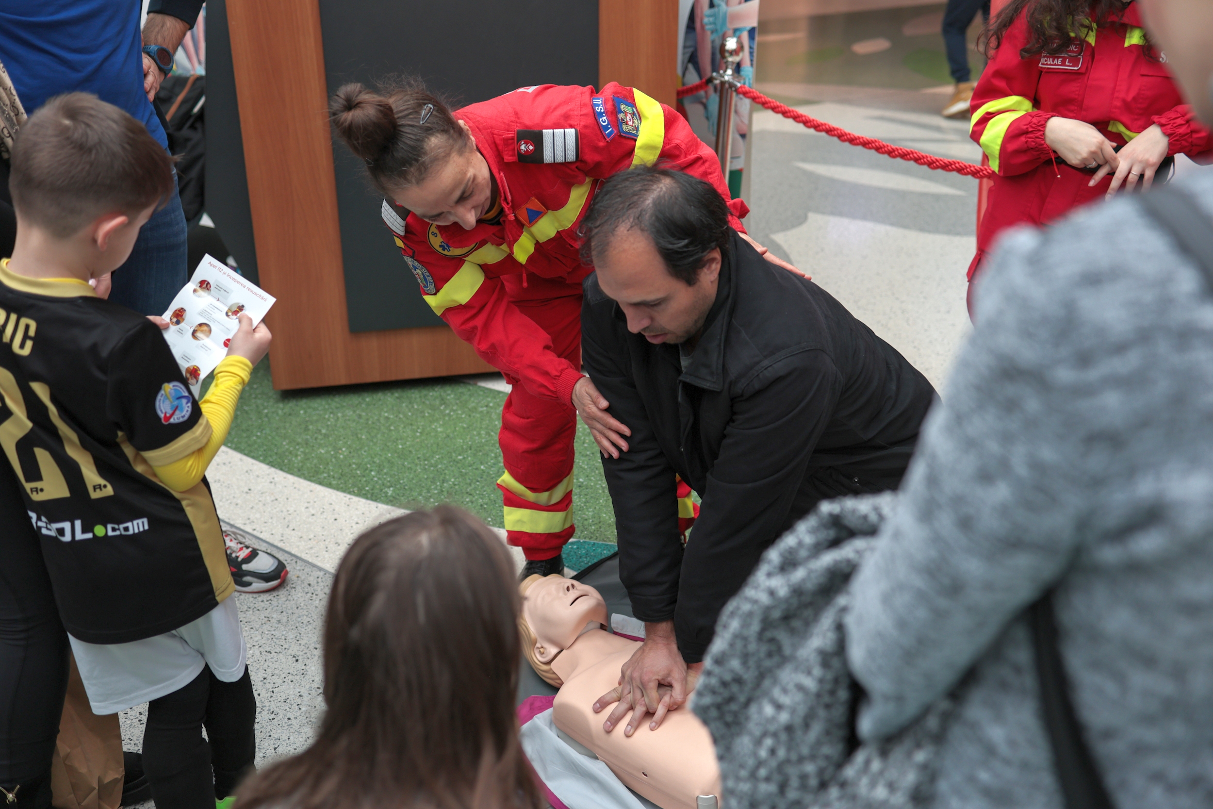 Cum acorzi primul ajutor în cazul unui stop cardio-respirator? Libertatea a participat la Maratonul Resuscitării: „Așa devii un salvator”