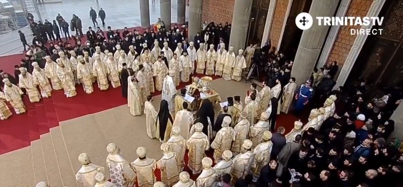 FOTO&VIDEO/ Imagini de la slujba de sfințire a Catedralei Mântuirii Neamului. 100 de preoți și zeci de mii de credincioși participă la evenimentul istoric
